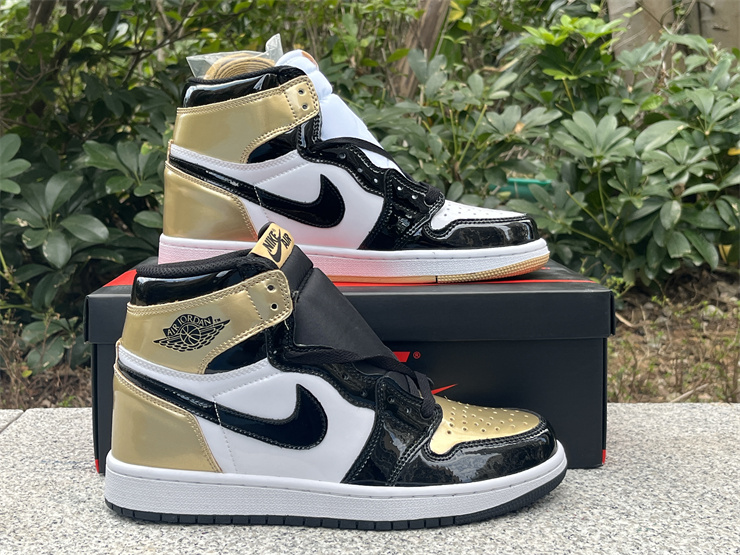 Air Jordan 1 High Gold Top 3 Black Gold