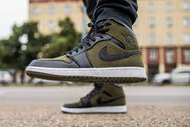 Jordan 1 Mid SE Olive Canvas