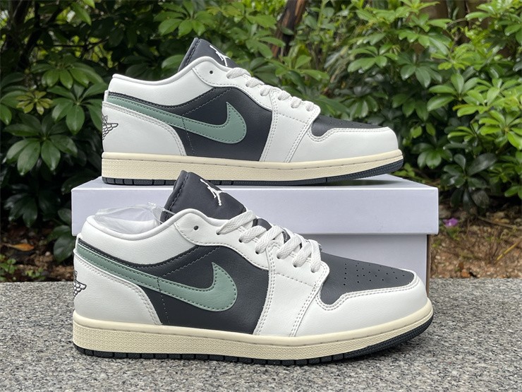 Air Jordan 1 Low Jade Smoke Anthracite